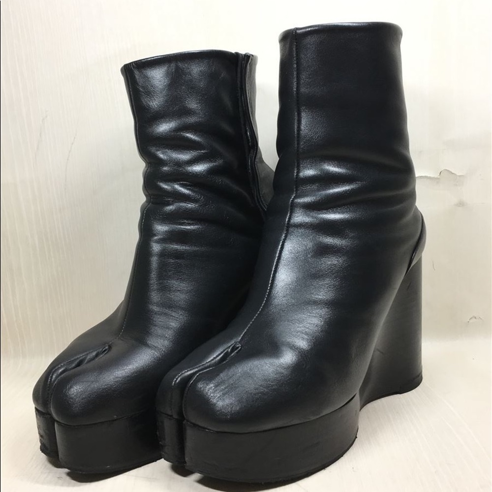 maison margiela wedge tabi boots